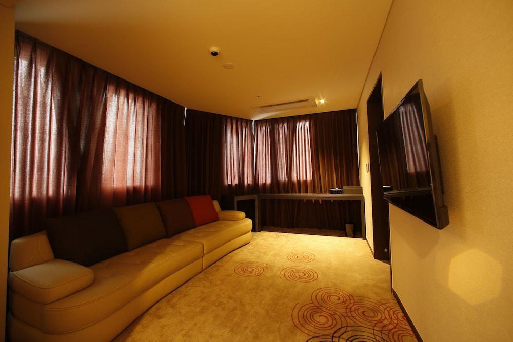 Days Hotel Jeju Seogwipo Ocean Exterior foto